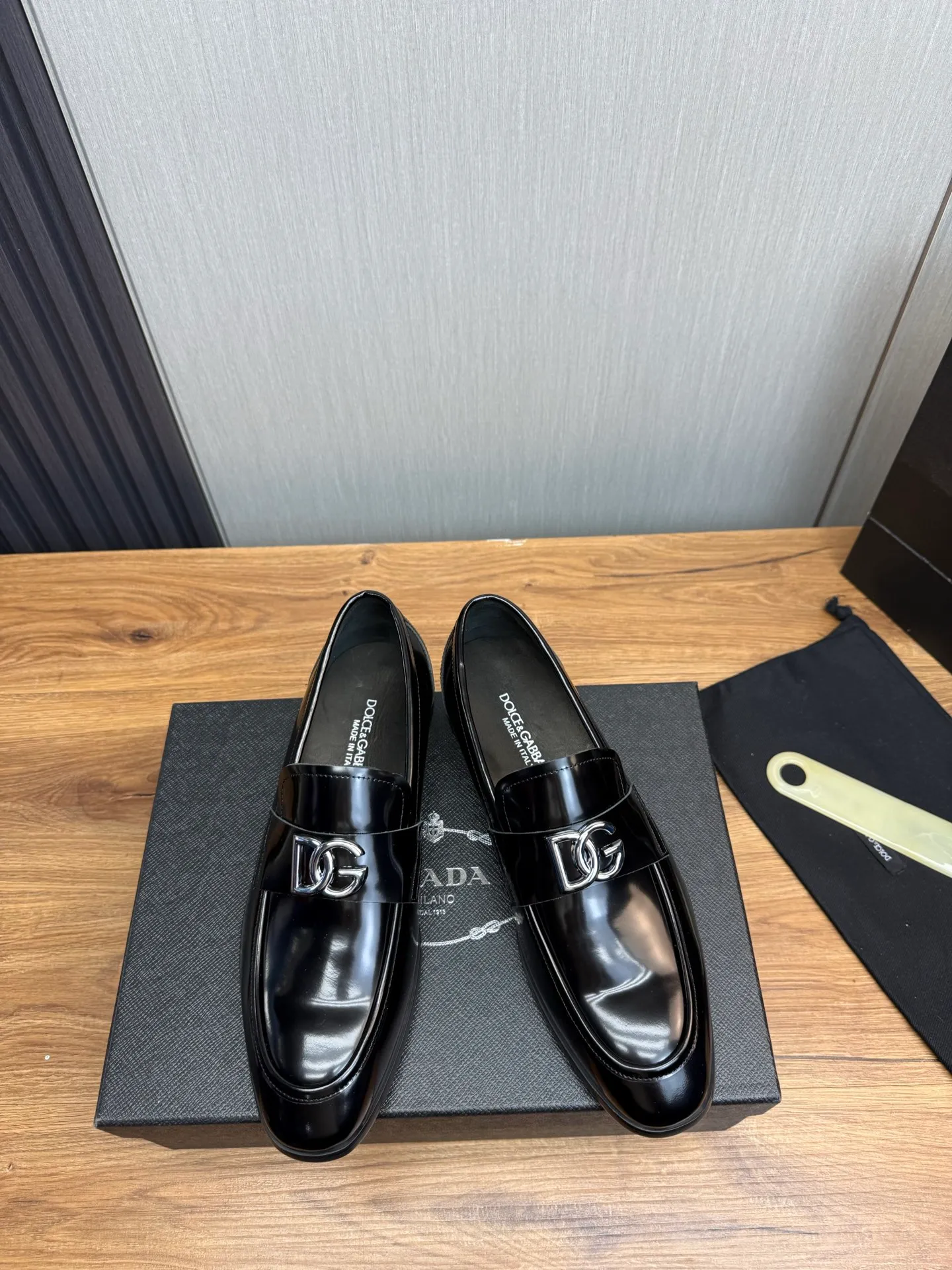 Factory price 520💰 Dolce&G .DG men's loafers👞 Classic and fashionable style, embellished with personalized DG logo. Imported cowhide, open-edge beaded cowhide, cowhide lining, original non-slip and wear-resistant outsole Size: 39-44 (customized at 38.45)